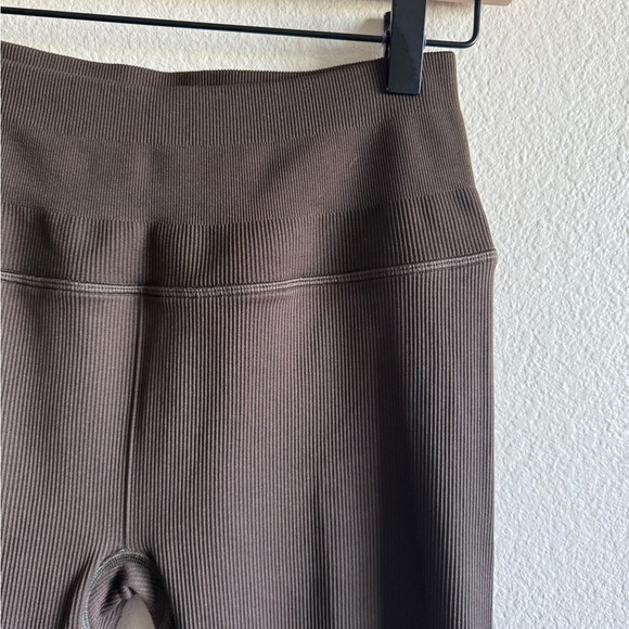 alo Ribbed Brown Leggings - Picture 4 of 4